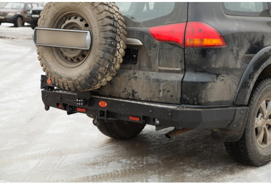 Бампер силовой задний OJ серии "ТРОФИ" для Mitsubishi Pajero Sport 2 с калиткой под запаску и квадратом под фаркоп