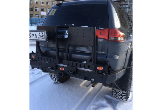 Бампер силовой задний OJ серии "ТРОФИ" для Mitsubishi Pajero Sport 2 с калиткой под запаску и квадратом под фаркоп