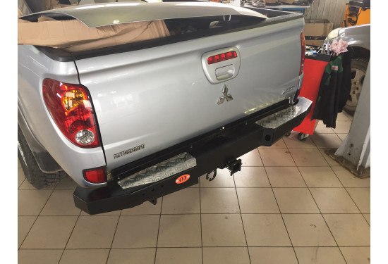 Бампер силовой задний OJ серии "ТУРИЗМ" для Mitsubishi L200 2006-2015 с квадратом под фаркоп
