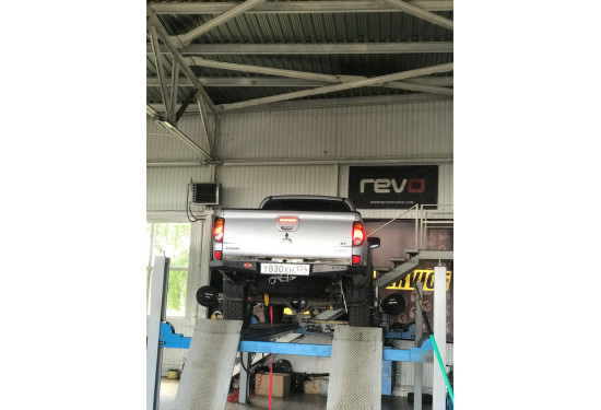 Бампер силовой задний OJ серии "ТУРИЗМ" для Mitsubishi L200 2006-2015 с квадратом под фаркоп