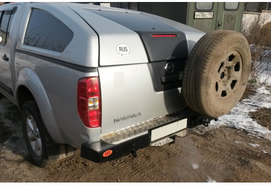 Бампер силовой задний OJ серии "ТРОФИ" для Nissan Navara D40 2010-2015 с калиткой под запаску и квадратом под фаркоп