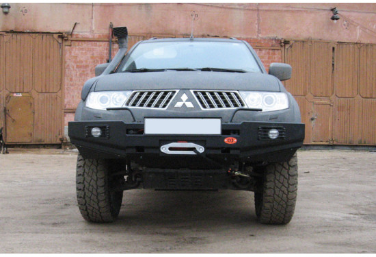 Бампер силовой передний OJ серии "ТРОФИ" для Mitsubishi L200 IV 2006-2014 с противотуманными фарами