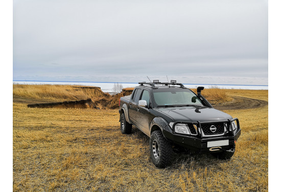 Бампер силовой передний OJ серии "ТРОФИ" для Nissan Navara D40 / Pathfinder R51 2010-2015 с кенгурином и местами под ПТФ