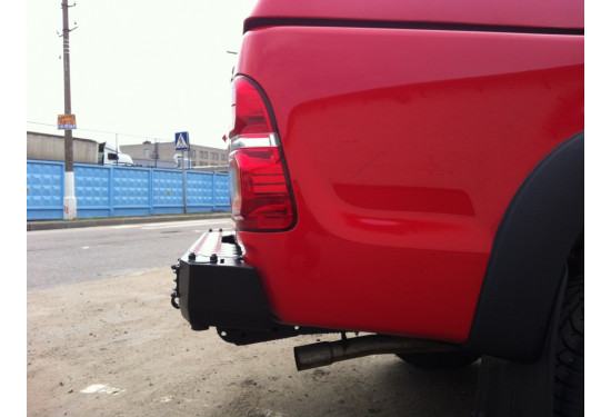 Бампер силовой задний OJ серии "ТРОФИ" для Toyota Hilux 2011-2015 с квадратом под фаркоп