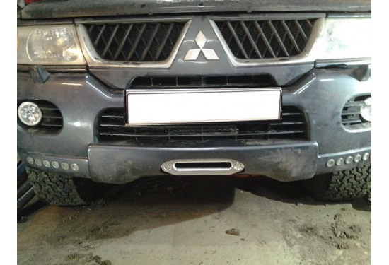 Площадка под лебёдку в штатный бампер Mitsubishi Montero Sport 1998-2008