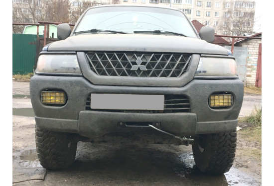 Площадка под лебёдку в штатный бампер Mitsubishi Montero Sport 1998-2008