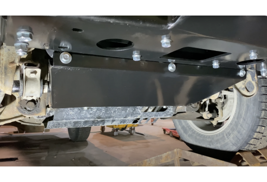 Площадка под лебёдку в штатный бампер Mitsubishi L200 2015-2019