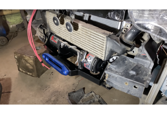 Площадка под лебёдку в штатный бампер Mitsubishi L200 2015-2019