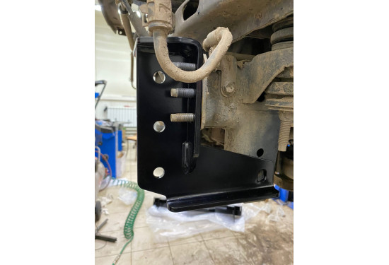 Площадка под лебёдку в штатный бампер Toyota Land Cruiser Prado 120