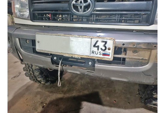 Площадка под лебёдку в штатный бампер Toyota Land Cruiser 76