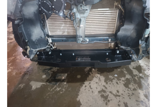 Площадка под лебёдку в штатный бампер Toyota Hilux 2020-2024