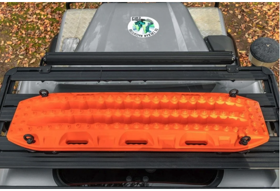 Горизонтальное крепление сэнд-траков для модульного багажника Rival