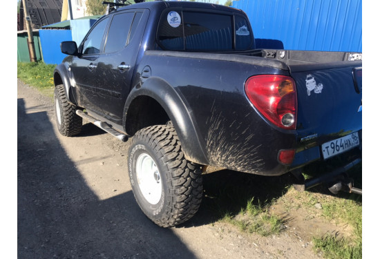 Расширители колесных арок для Mitsubishi L200 2010-2014 Короткий кузов