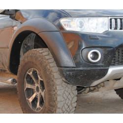 Расширители колесных арок для Mitsubishi Pajero Sport 2008-2012