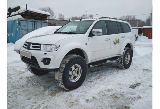 Расширители колесных арок для Mitsubishi Pajero Sport 2013-2015