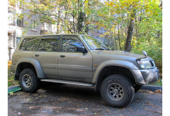 Проставки над передними пружинами для Nissan Patrol/Safari Y60/Y61 на 50 мм