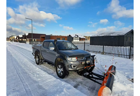 Снегоуборочный отвал серии "ПРОФИ-КЛИН" 2,3 м для Mitsubishi L200 2006-2019 (гидравлическое управление)