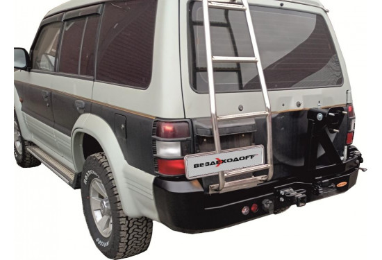 Бампер силовой задний Вездеходофф для Mitsubishi Pajero II с калиткой под запаску и дублирующими фонарями