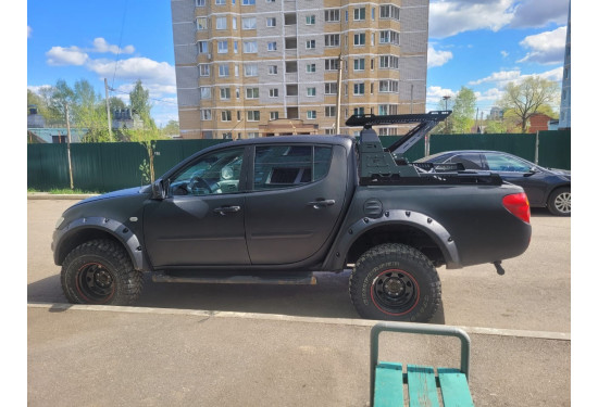 Защитная дуга с багажником в кузов пикапа Mitsubishi L200, Toyota Hilux, Changan Hunter, JAC T6 и др.