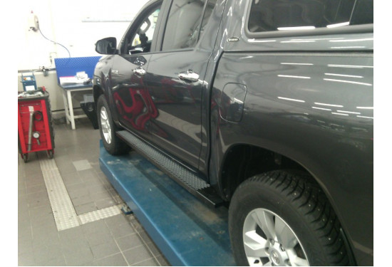 Силовые пороги АМЗ для Toyota Hilux 2015+