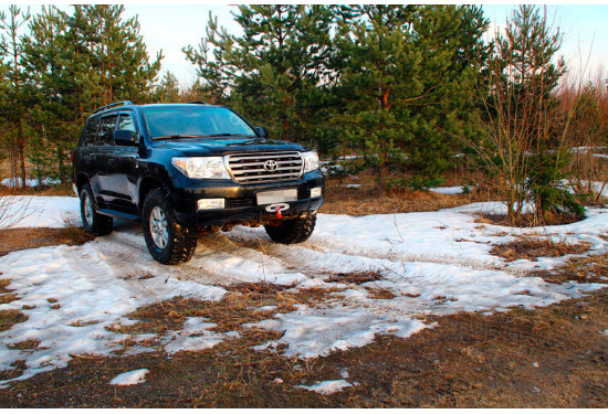 Площадка под лебёдку АМЗ в штатный бампер Toyota Land Cruiser 200