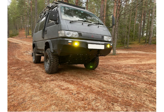 Бампер силовой передний АМЗ для Mitsubishi Delica 1986-1999