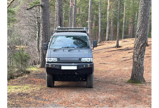 Бампер силовой передний АМЗ для Mitsubishi Delica 1986-1999