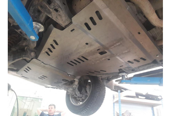 Защита картера двигателя и КПП BMS Тойота Хайлюкс 2015-2021