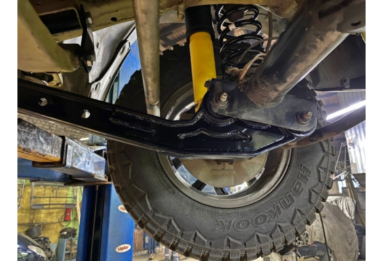 Продольные передние тяги для Suzuki Jimny 2019+ (под лифт 30 мм)